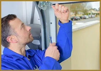 United Garage Doors Austin, TX 512-648-3209 - serv-rep-gr-47m